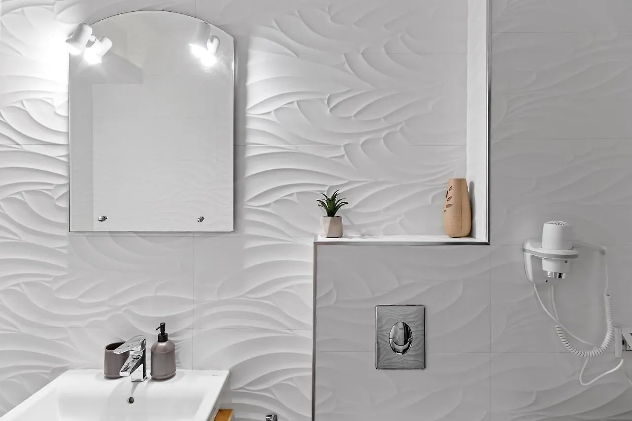 Novum Dream Studio Bucureşti 0*,